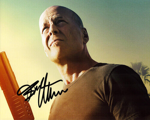 Autographed Photo Poster painting Bruce Willis Signed 8 x 10