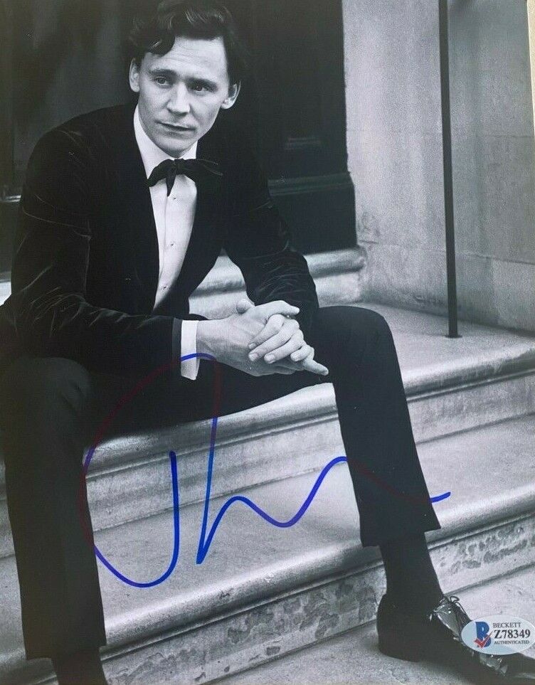 Tom Hiddleston signed autographed 8x10 Photo Poster painting Avengers Thor Beckett COA