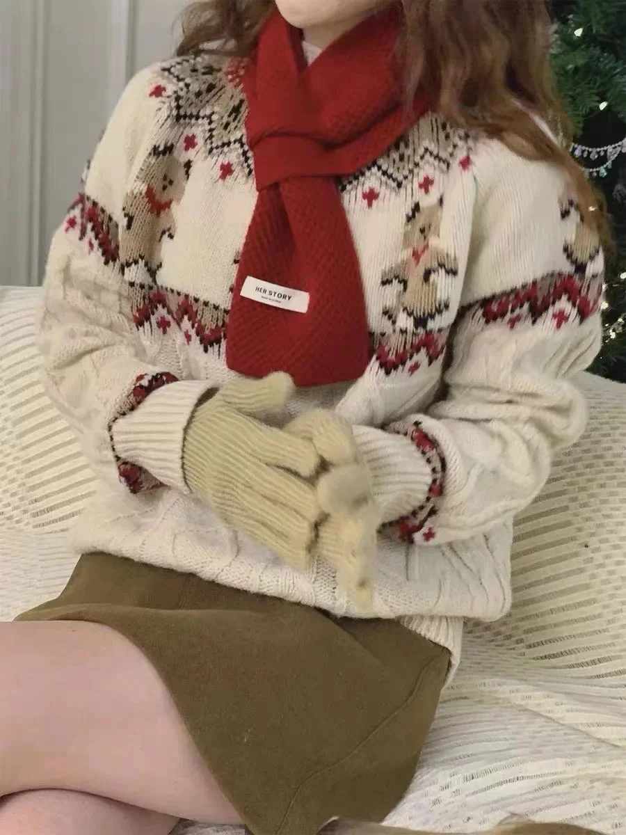 Toloer Bear Christmas Print Sweater-Outfit Ideas