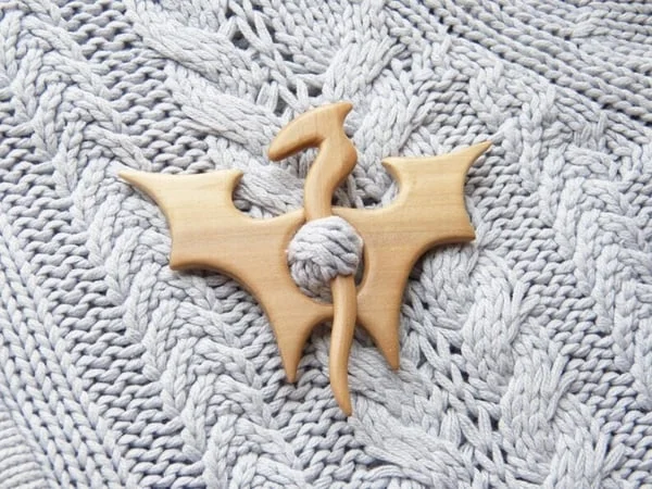 🔥LAST DAY 70% OFF🔥Brooch pin with wooden animal pattern (sweater clip)