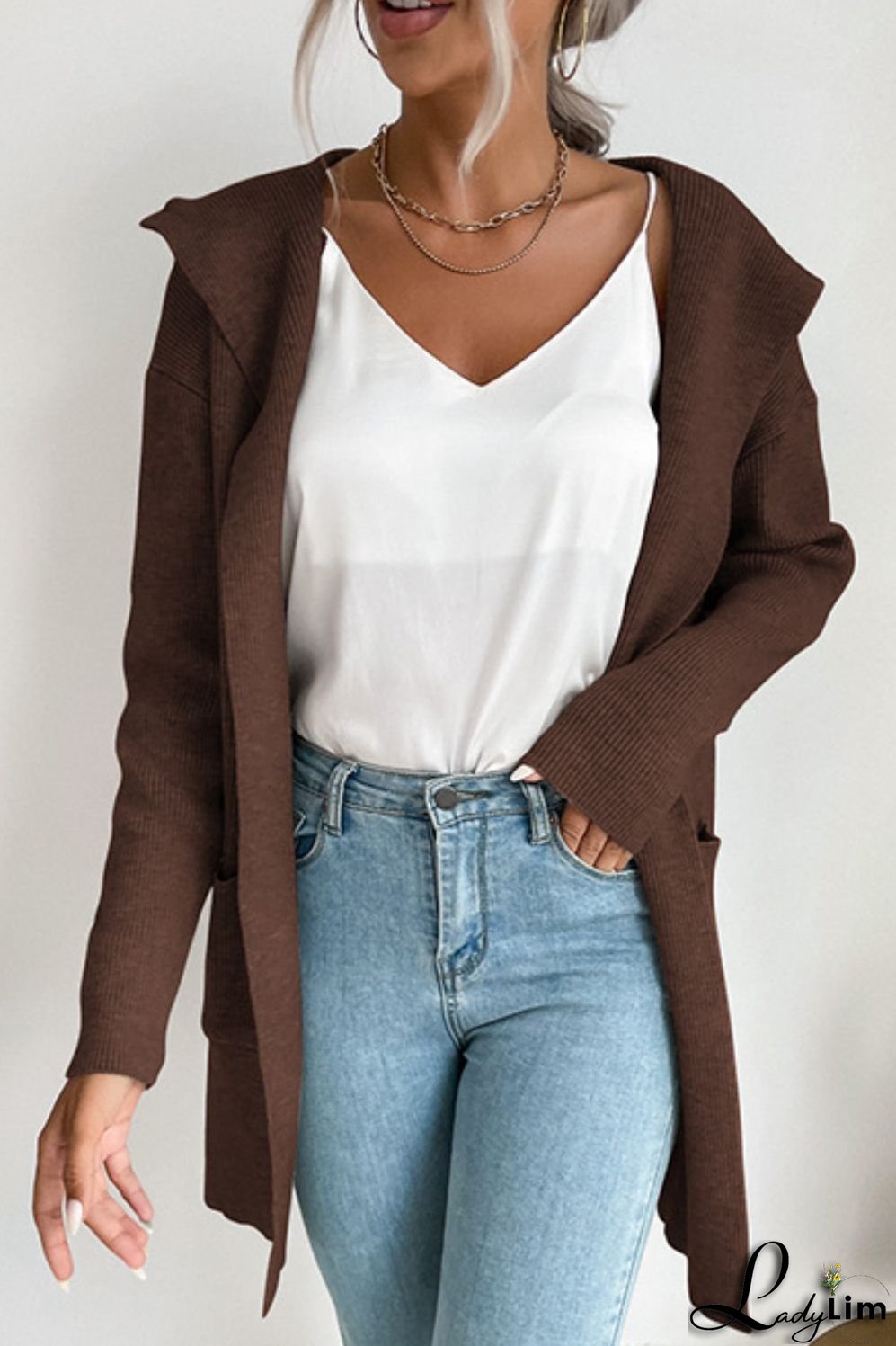 Effortless and Trendy Cardigan