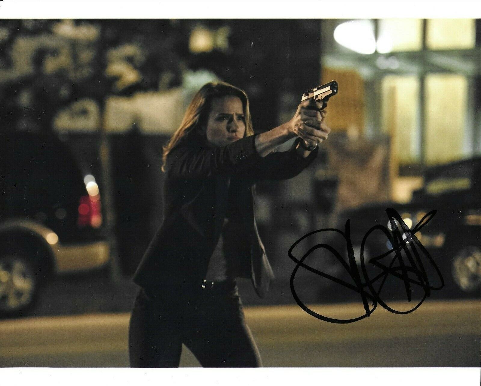 Shantel VanSanten The Flash autographed Photo Poster painting signed 8x10 #4 Patty Spivot