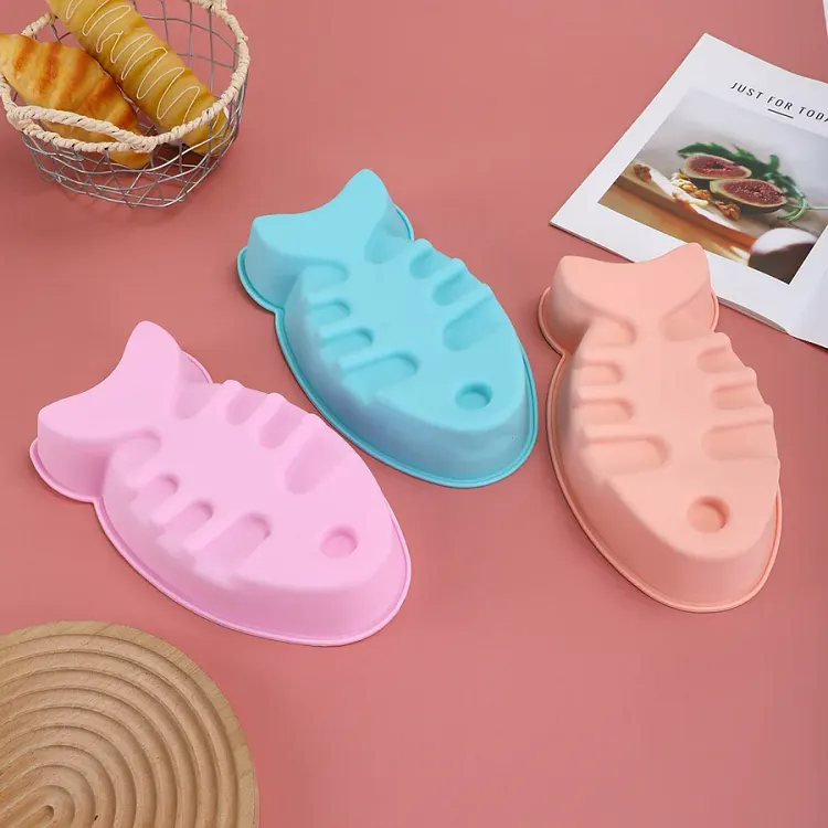 3-Piece Fish-Shaped Silicone Baking Mold Set