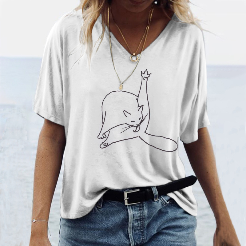 wearshes Licking Cat Print T-Shirt