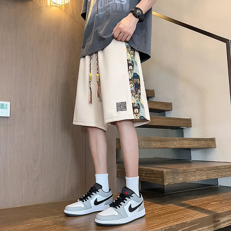 Ceeyan Men's Cartoon Geometric Embroidery Elastic High Waisted Pockets Drawstring Straight Knee Pants Preppy Style Summer Shorts