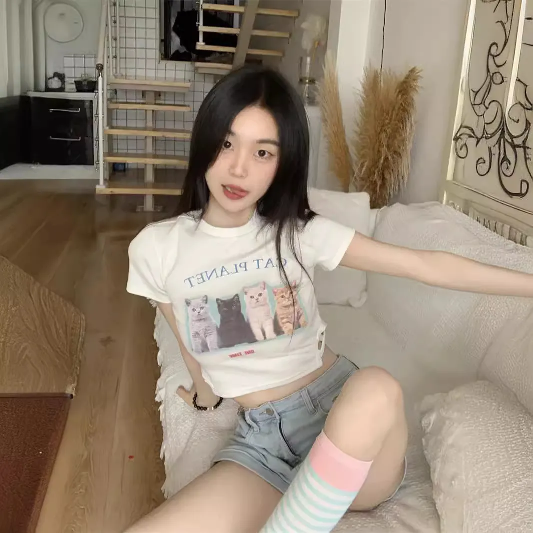 Uveng Uveng Print Slim White Short-Sleeved T-Shirt Women 2024 Summer Sweet And Spicy Navel Short Style Student Bottom Top Tide