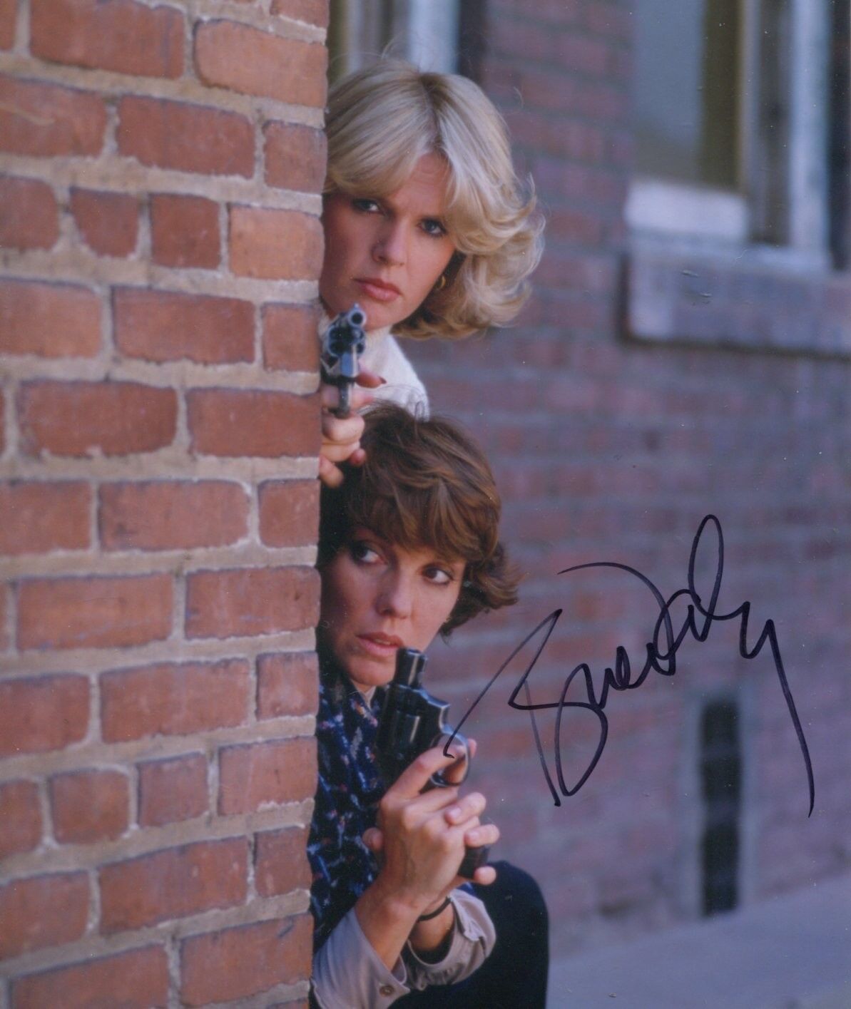 Actress TYNE DALY signed CAGNEY & LACEY 8x10 TV series Photo Poster painting UACC DEALER