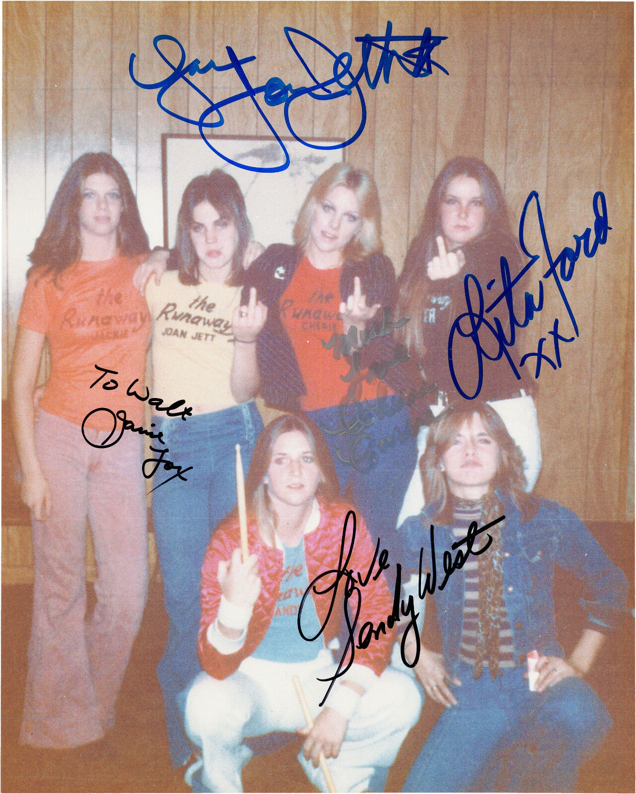 THE RUNAWAYS Signed Photo Poster paintinggraph - Notorious Rock Band - reprints