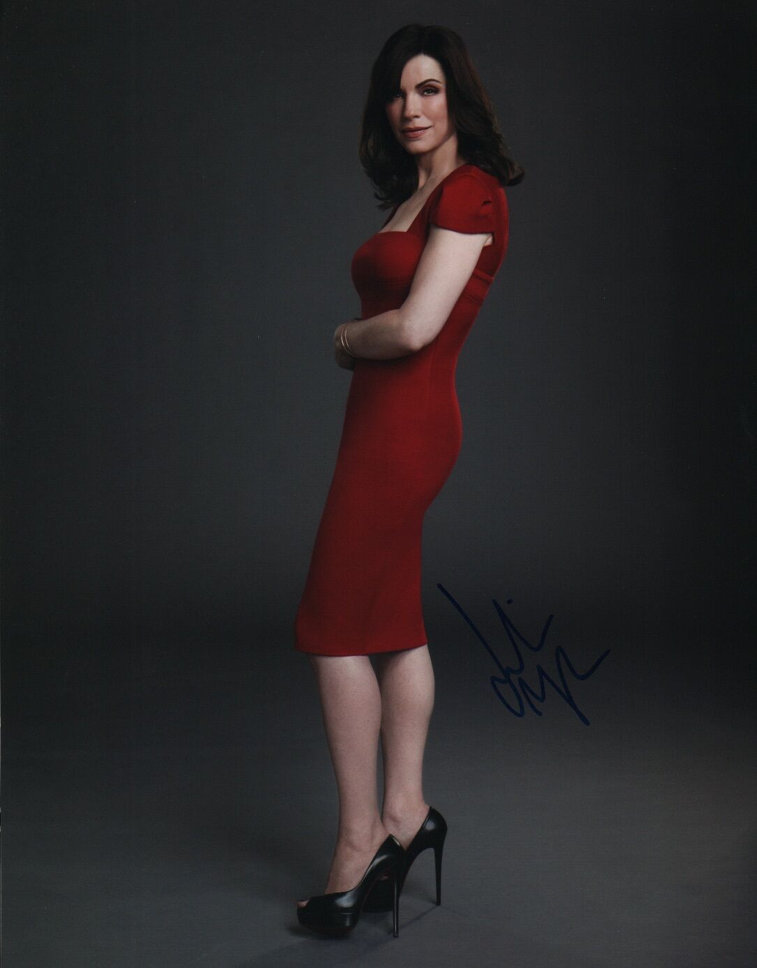 Julianna Margulies (The Good Wife) signed 11x14 Photo Poster painting