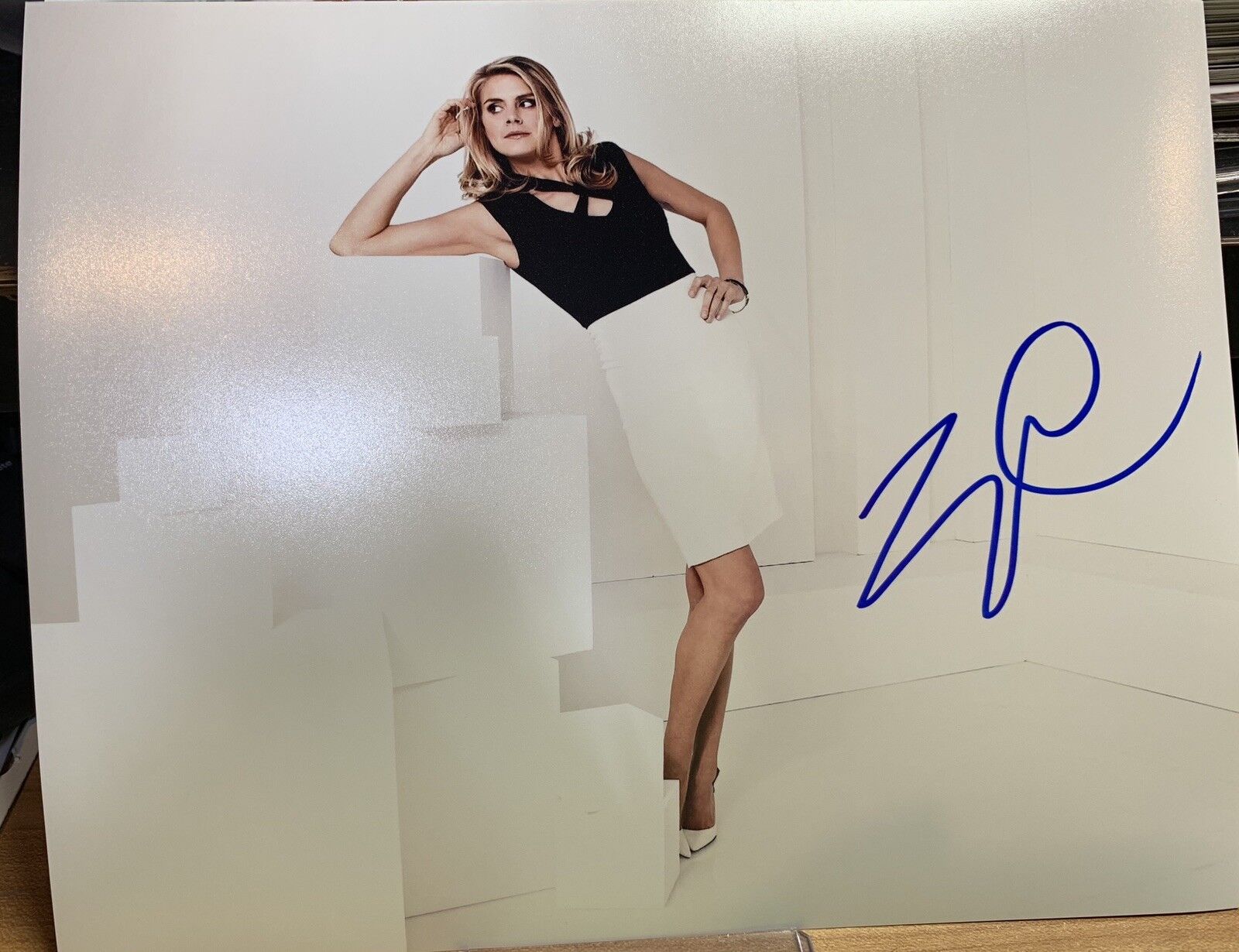 Eliza Coupe Signed 8x10 Photo Poster painting COA Autograph Scrubs Happy Endings D15