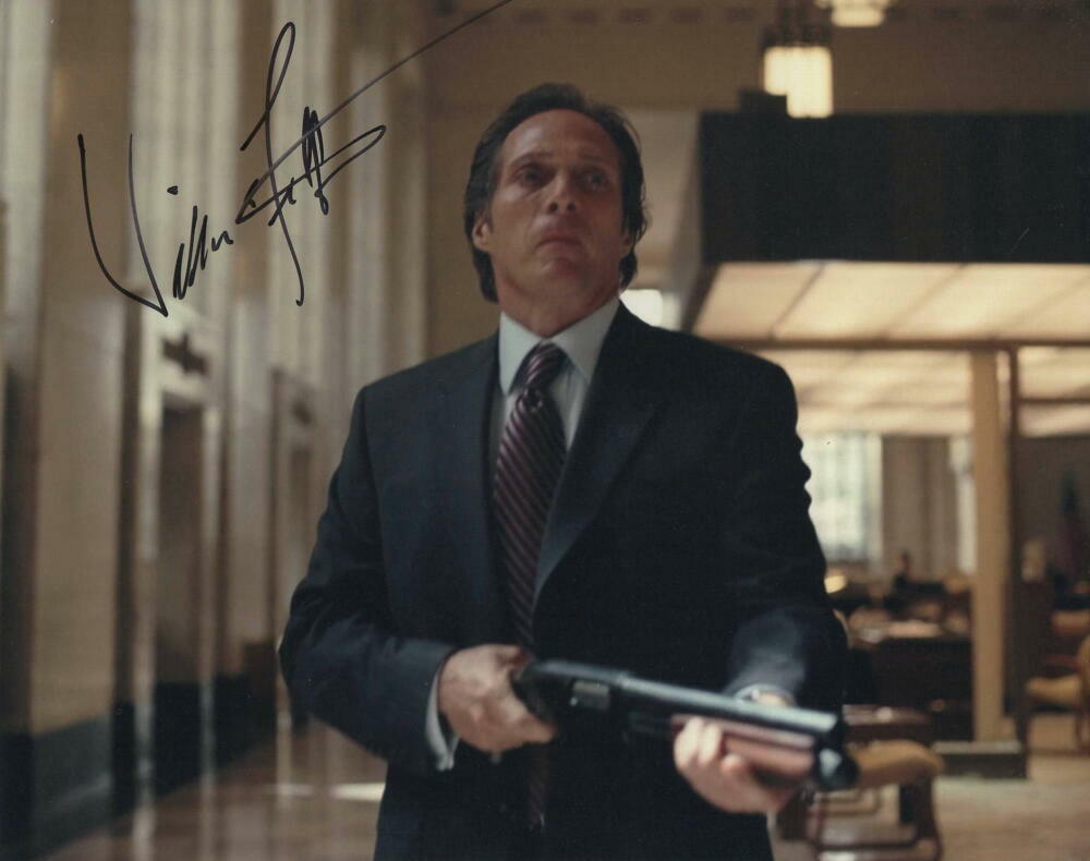 WILLIAM FICHTNER SIGNED AUTOGRAPH 8x10 Photo Poster painting - PRISON BREAK STUD, MOM, CRASH