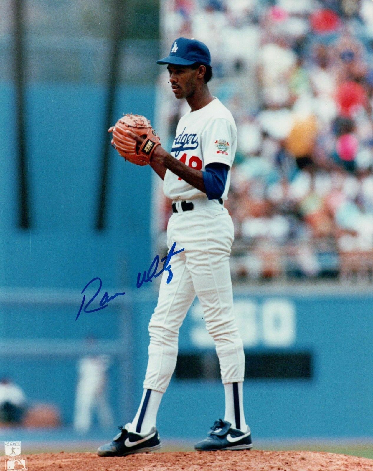 Ramon Martinez Signed 8X10 Photo Poster painting Autograph LA Dodgers Home Wind-Up Auto COA