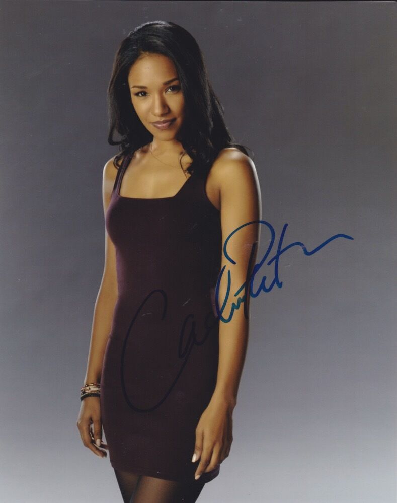 Candice Patton (The Flash) signed 8X10 Photo Poster painting