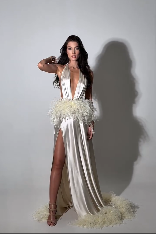 Satin Halter Deep V-Neck Strapless Sleeveless Long Pleated A-Line Prom Dress With High Split And Feathers | YQ0109 Wellcucu