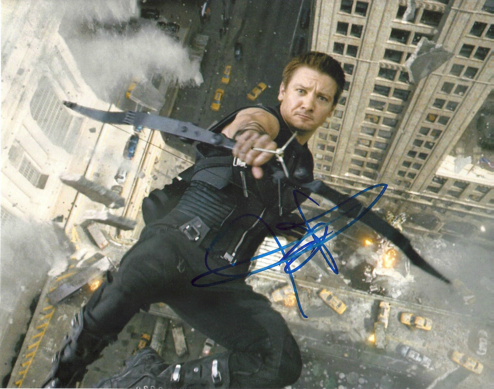 JEREMY RENNER 'AVENGERS' HAWKEYE SIGNED 8X10 PICTURE *COA