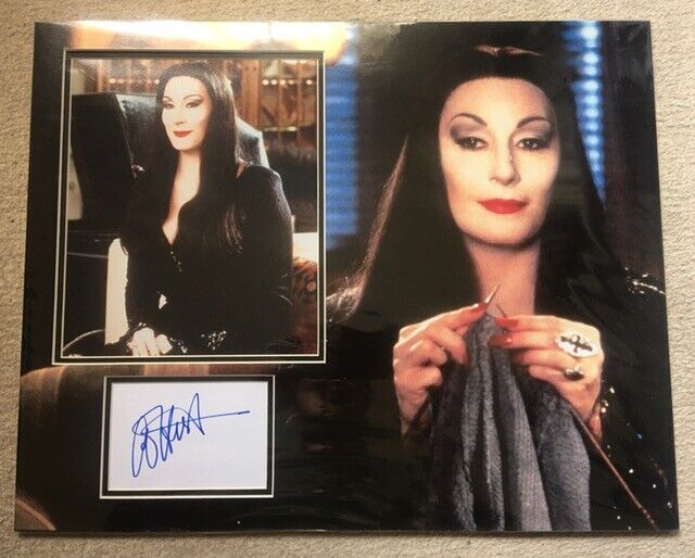 ANGELICA HUSTON SIGNED ADDAMS FAMILY Photo Poster painting MOUNT UACC REG 242