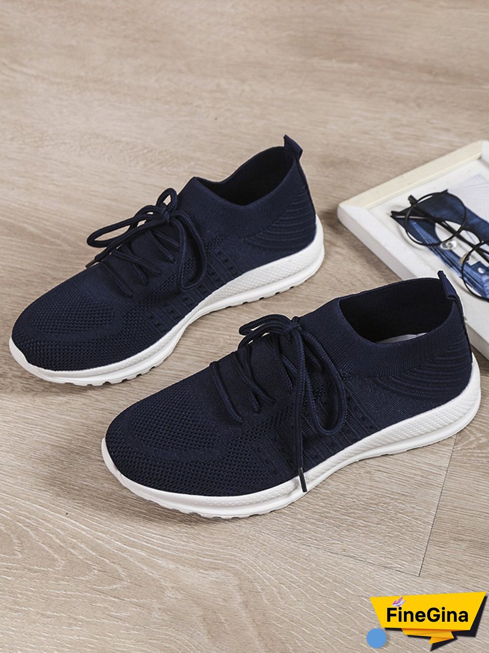 Flyknit Lightweight Soft Sole Lace-Up Sneakers