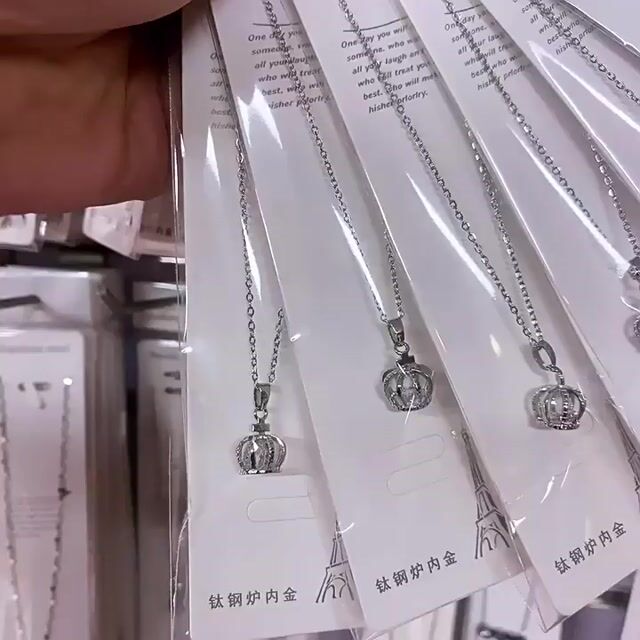 Crown Zirconia Necklace