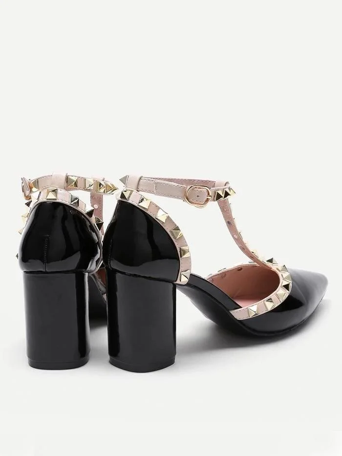 Rockstud Decorated Point Toe Heeled Shoes