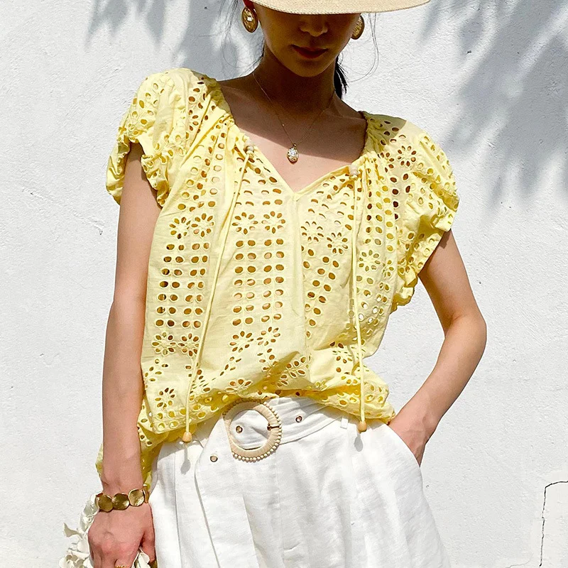 Uveng Uveng T-Shirt Holiday Style Embroidered Top Short Sleeve Summer French Design Sense South Oil Women's Lace Shirt Summer