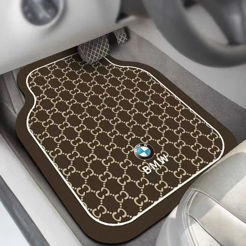 Universal diatomaceous earth anti-slip and wear-resistant car floor mats