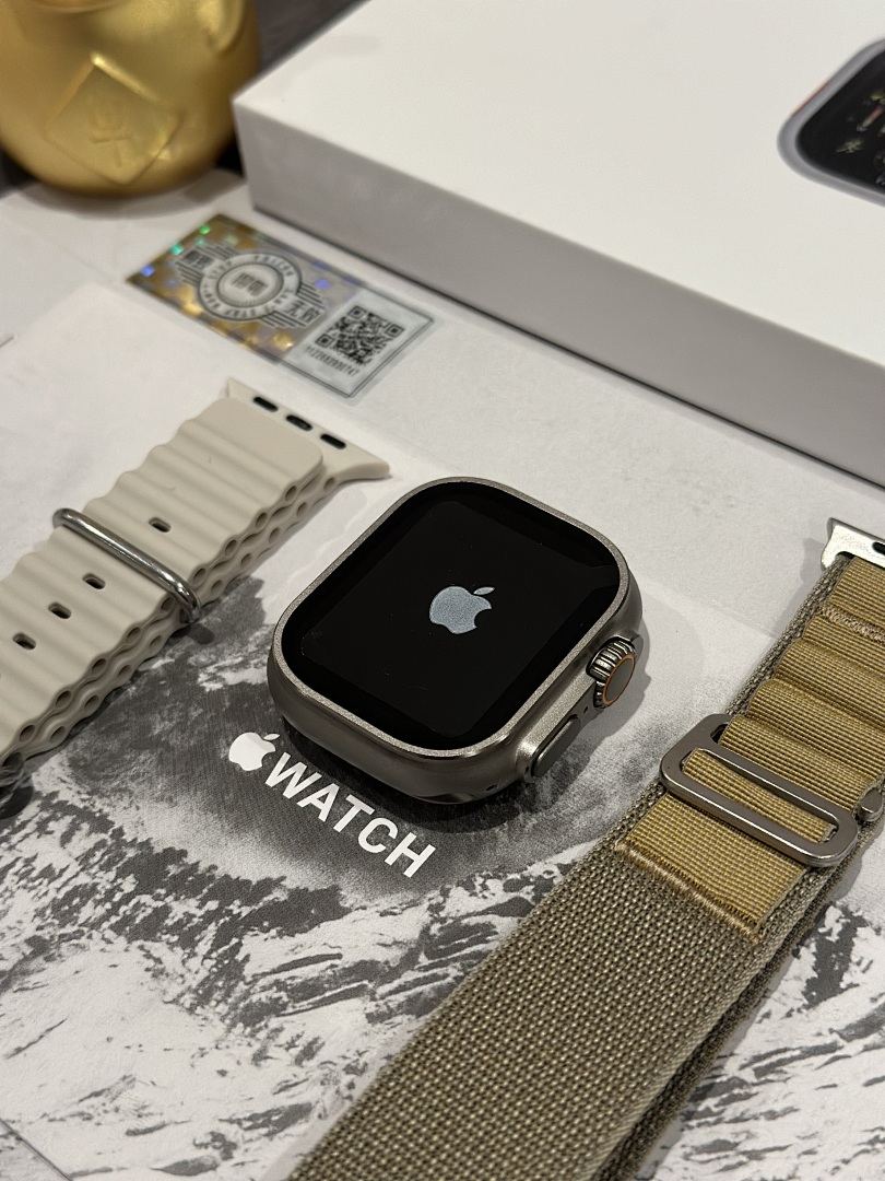 Smartwatch with Cellular SIM Card Version