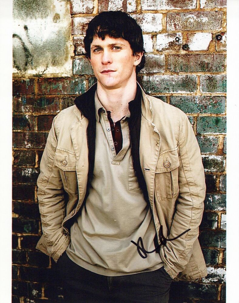 Jonathan Tucker head shot autographed Photo Poster painting signed 8x10 #4