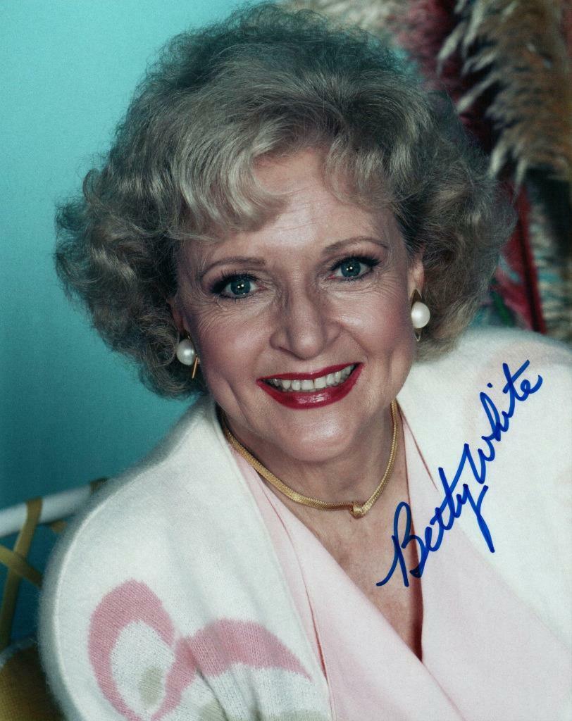 Betty White autographed 8x10 Photo Poster painting signed Picture Very Nice and COA