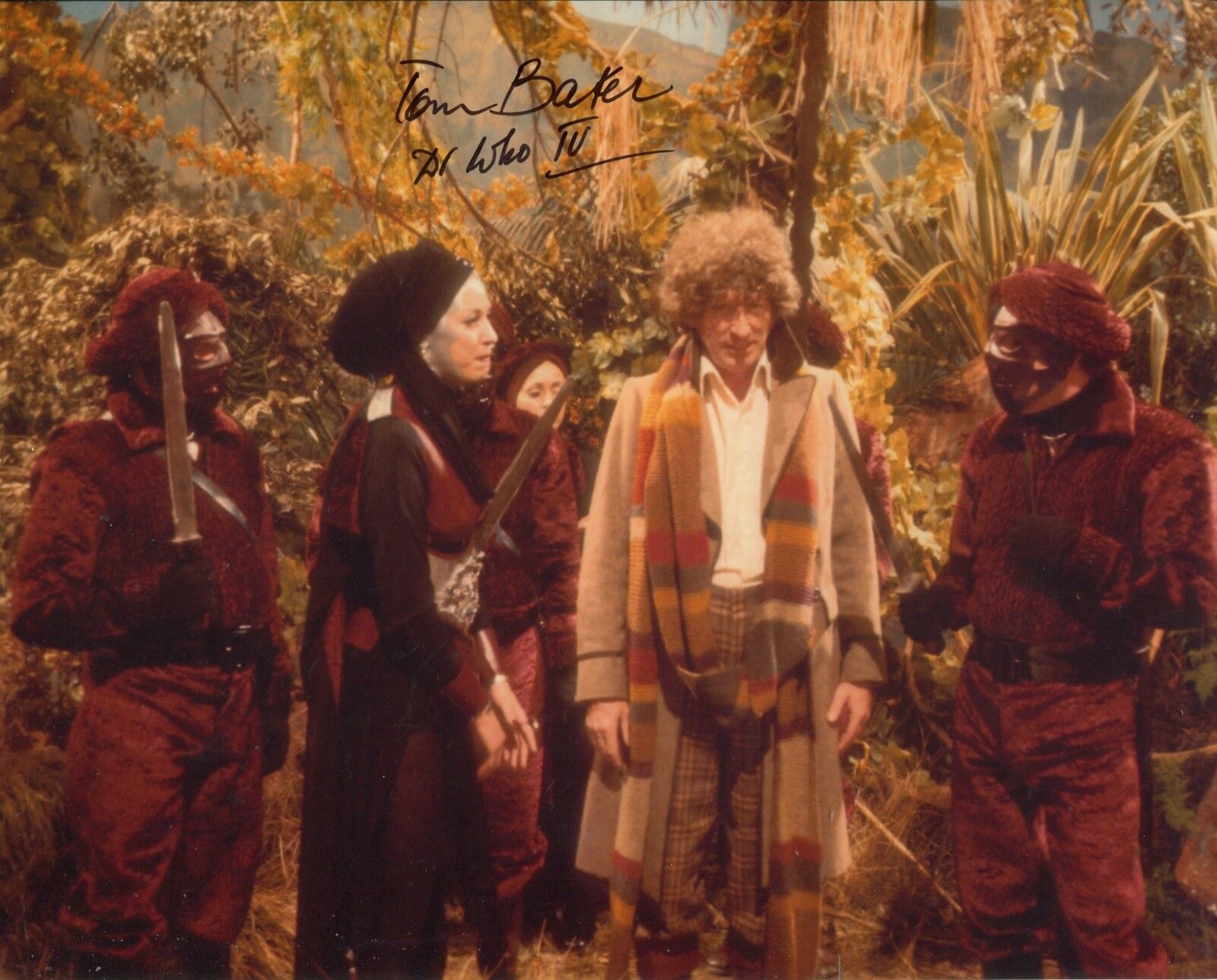 Actor Tom Baker 4th Doctor Who signed DOCTOR WHO scene Photo Poster painting - UACC DEALER