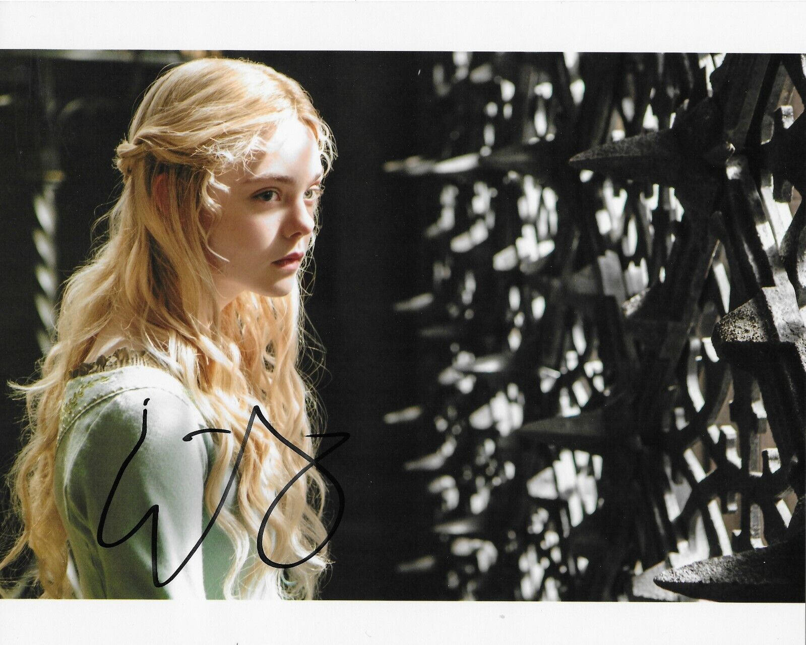 Elle Fanning Maleficent autographed Photo Poster painting signed 8X10 #8 Disney Aurora