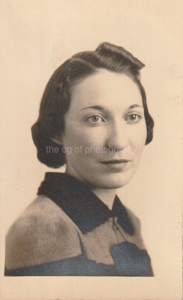 PORTRAIT OF A WOMAN Found Photo Poster paintinggraph bwOriginal Portrait 91 8 F