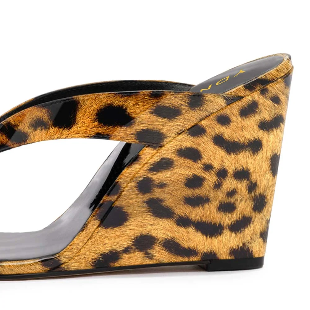 Chic Leopard Print Open Toe Flip Flop Wedge Sandals for Women