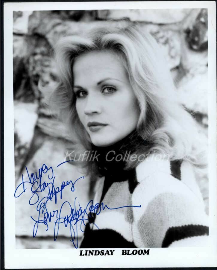 Lindsay Bloom - Signed Autograph Headshot Photo Poster painting - H.O.T.S.