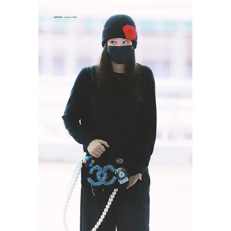 BLACKPINK JENNIE Red Flower Same Beanie