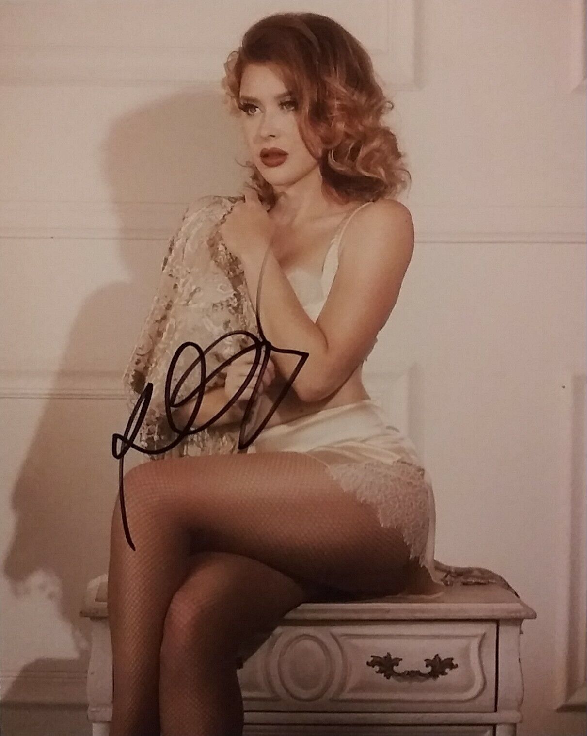 Renee Olstead signed 8 x 10