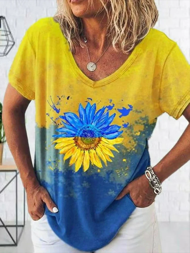 VChics Women's Ukrainian Contrast Floral Print V-neck T-shirt