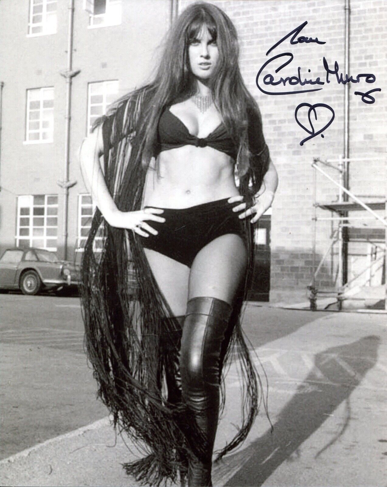 Bond girl Caroline Munro signed 8x10 Photo Poster painting - Ref 5789