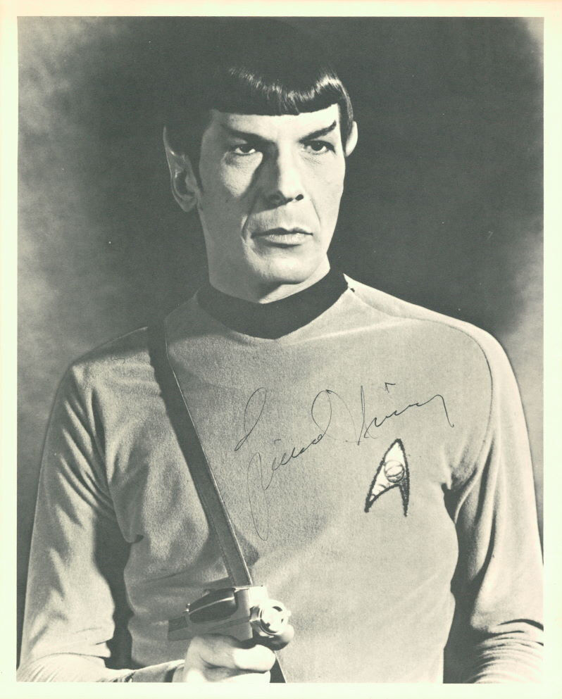 Leonard Nimoy (Star Trek) (Vintage) signed Photo Poster painting COA