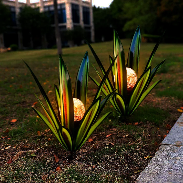 （🍀Garden Upgrade）Waterproof Solar Garden Agave Lamp