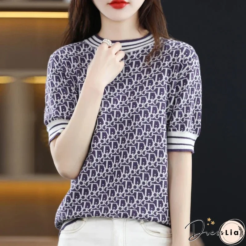 Effortless and Chic winter Pullover