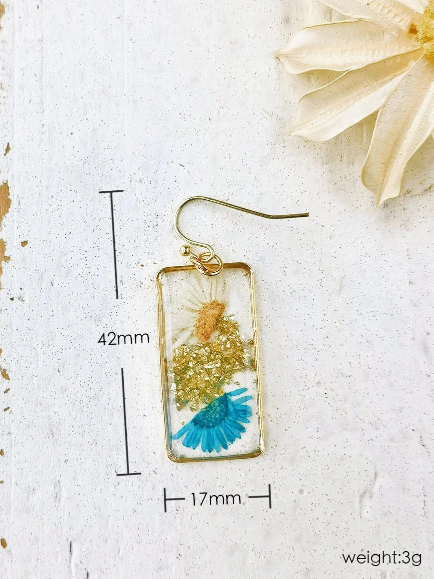 Daisy Gold Leaf Dried Flower Earrings