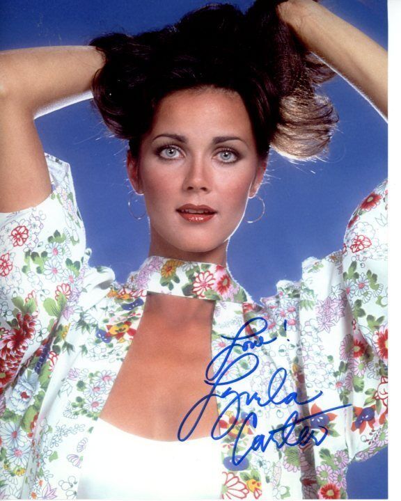 LYNDA CARTER signed autographed Photo Poster painting