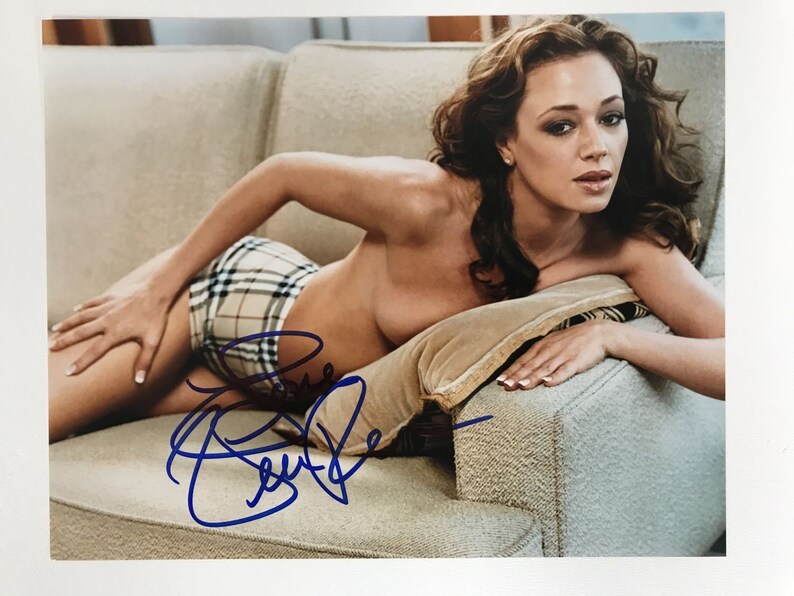 Leah Remini Signed Autographed Glossy 8x10 Photo Poster painting - COA Matching Holograms