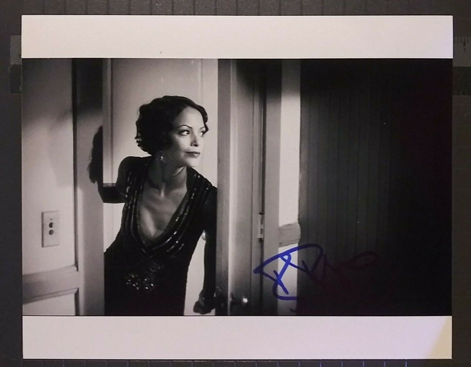 Berenice bejo signed 8x10