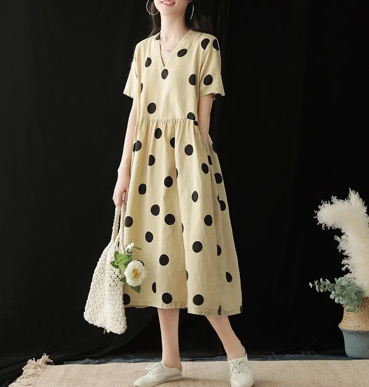 V-neck polka dot short-sleeved dress