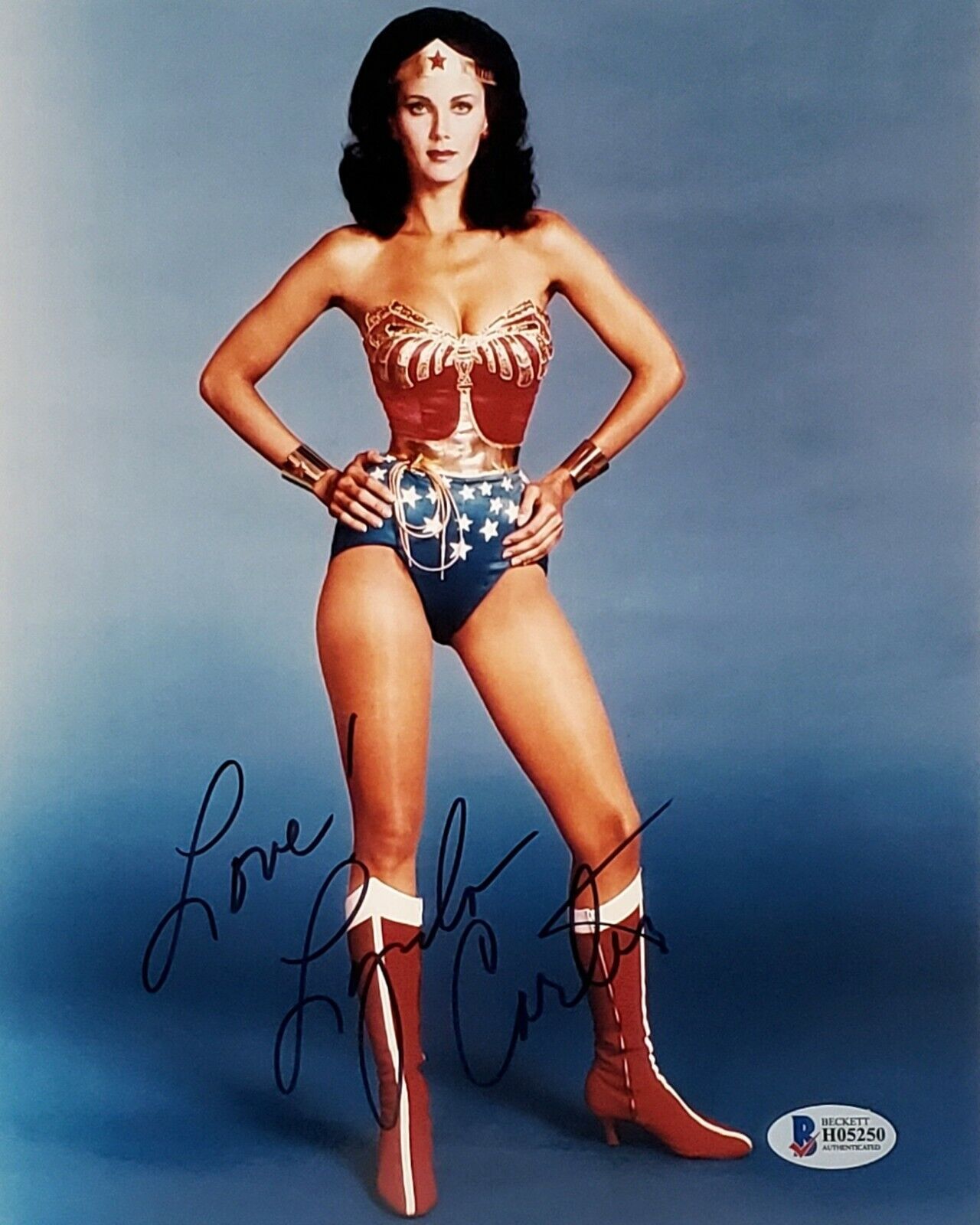 LYNDA CARTER Signed Autographed WONDER WOMAN