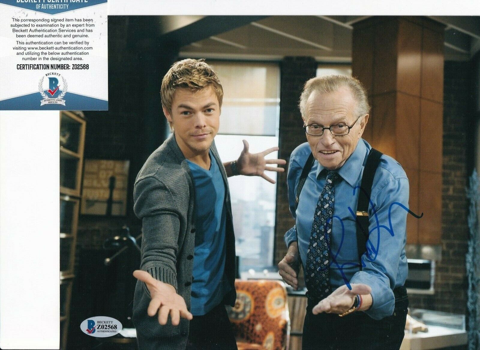 LARRY KING signed (TELEVISION HOST) CNN autograph 8X10 Photo Poster painting BECKETT BAS Z02568