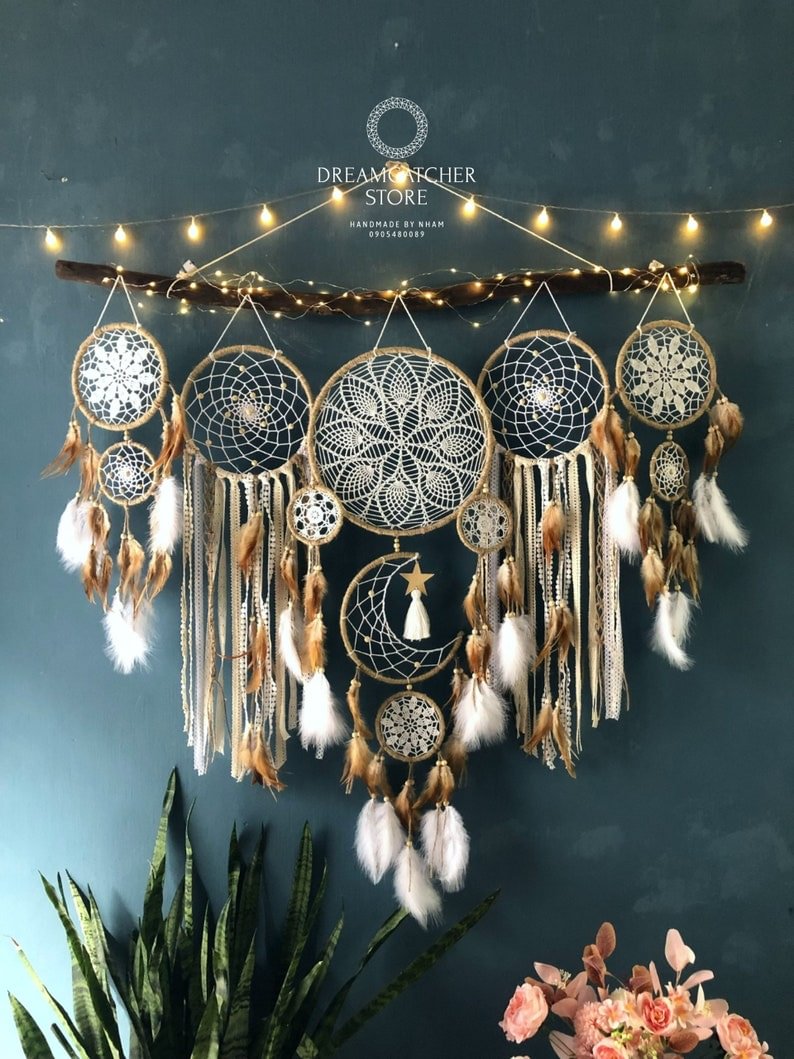 🌟 Dreamcatcher moon and stars hanging over the bed 🔥