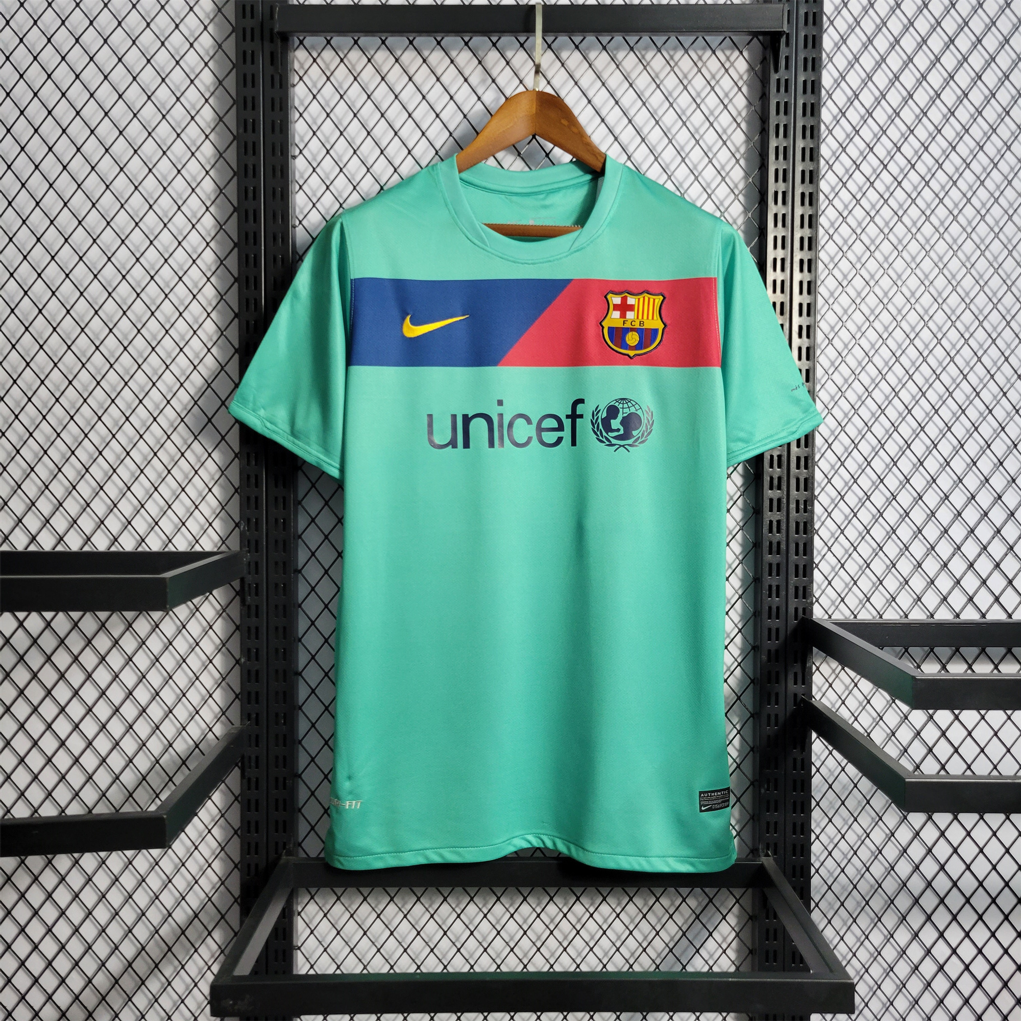 B.A.R.S.A Retro 10-11 Away Stadium Jersey