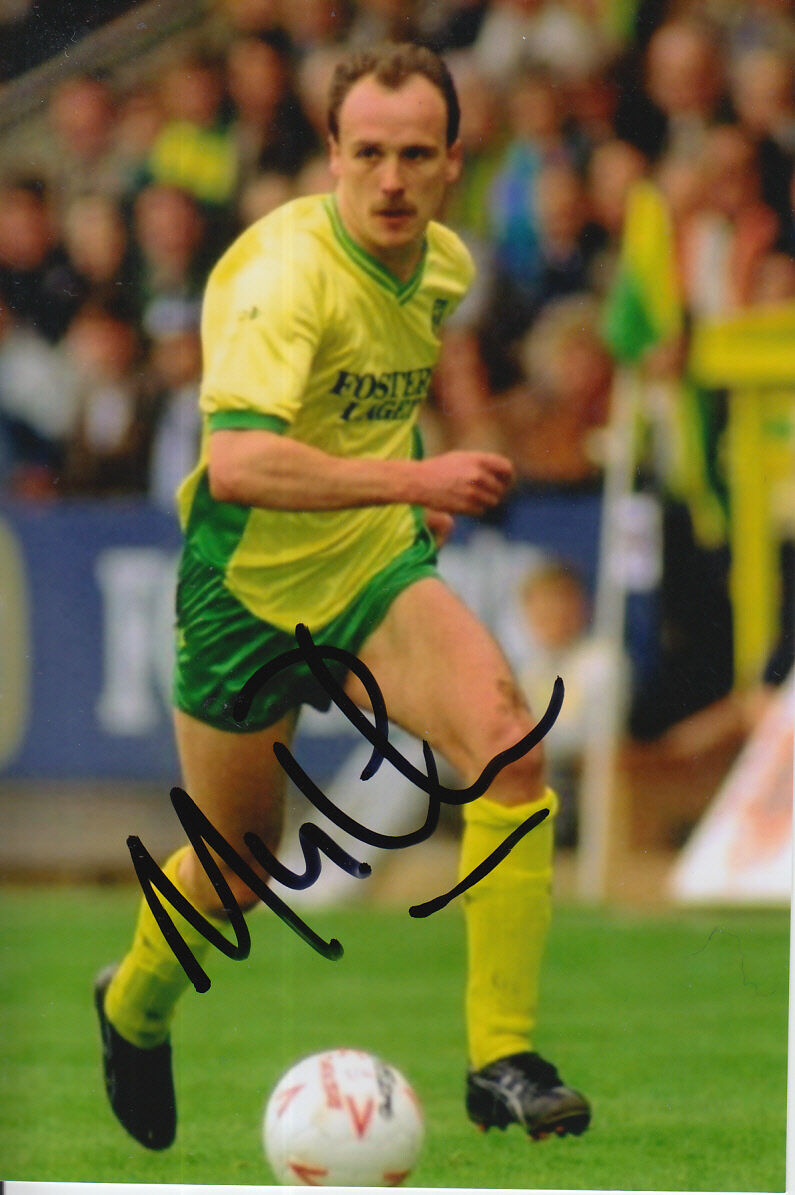 NORWICH HAND SIGNED MIKE PHELAN 6X4 Photo Poster painting 1.